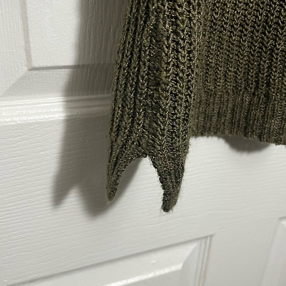 COLDWATER CREEK Moss Green V-Neck 3/4 Sleeve Sweater Top | size medium - Picture 6 of 8